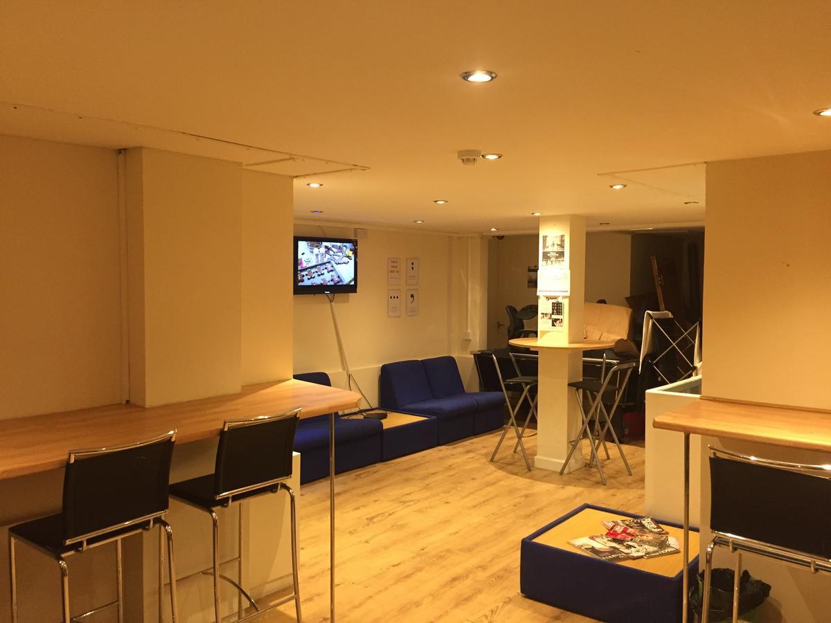 Amity Hostel ロンドン エクステリア 写真